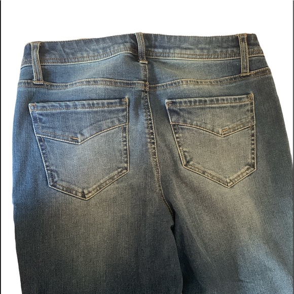 NEW Design Lab Lord & Taylor Cropped Fringe Leg Blue Jeans Woman’s Size 29 - Picture 5 of 12